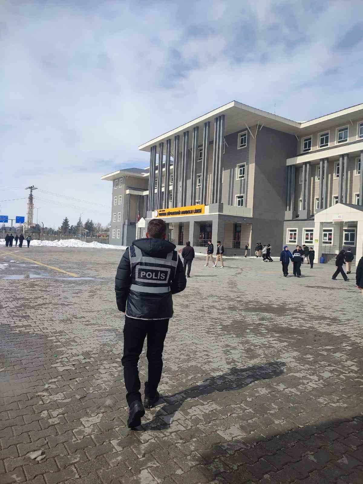 Patnos’ta okullarda ve servislerde denetimler artırıldı
