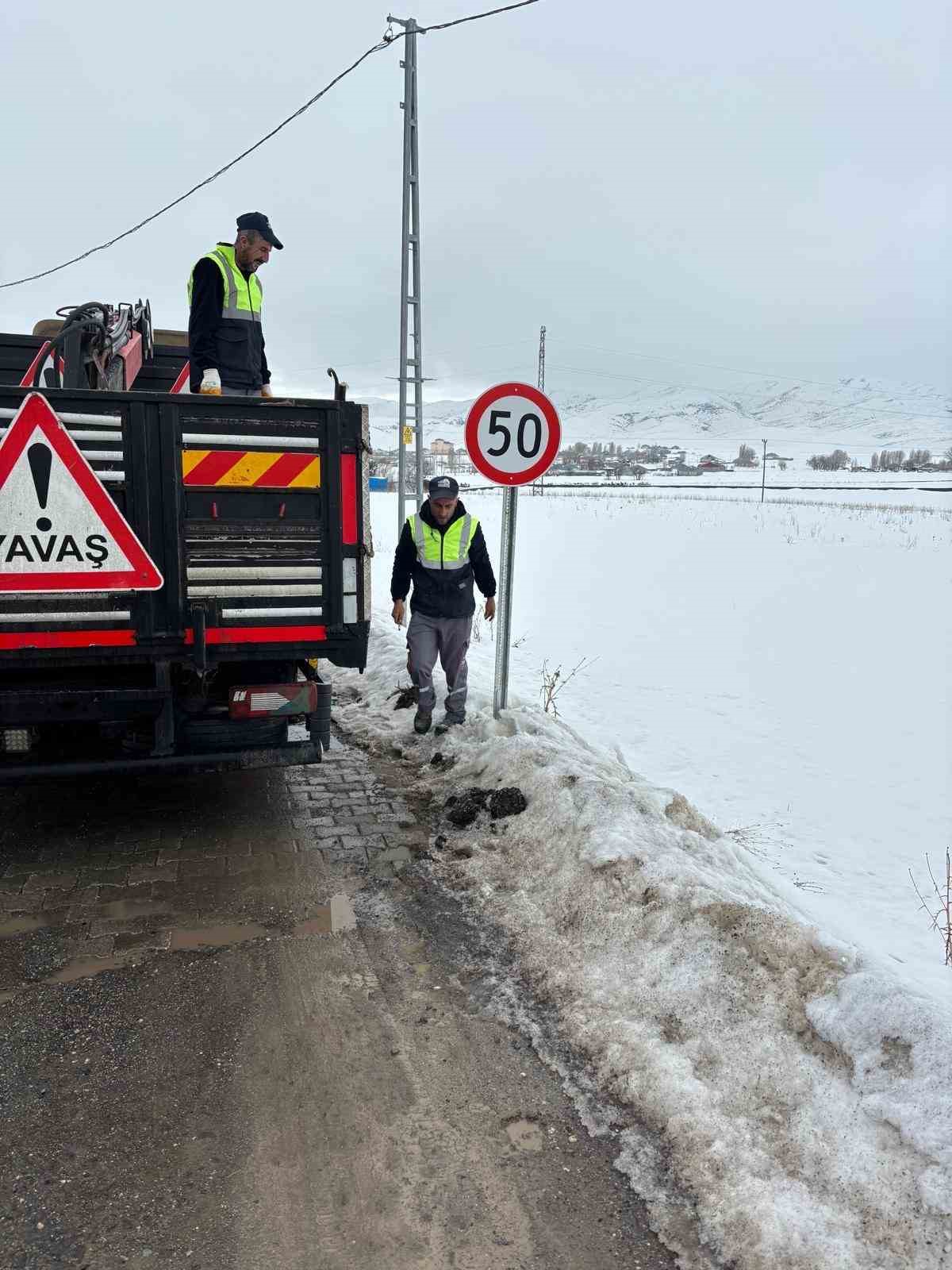 Patnos’ta trafik levhalarına düzenleme

