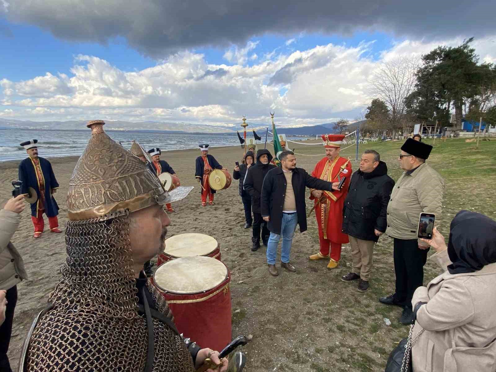 Patrikhane’ye mehterli cevap
