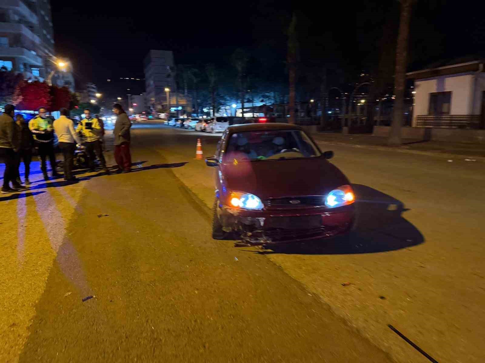 Payas’ta otomobille çarpışan motosikletin sürücüsü yaralandı
