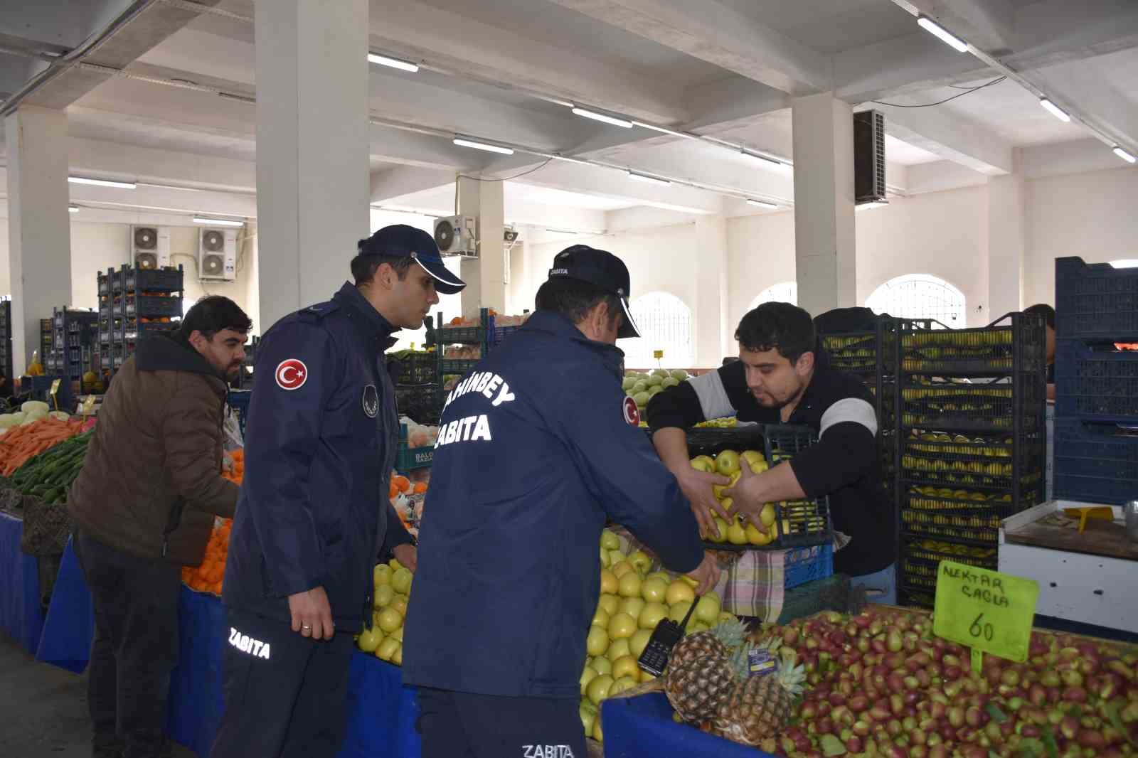 Pazarcının hilesi pes dedirtti
