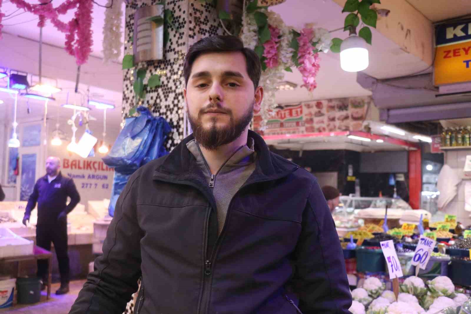 Pazarın gözdesi kış sebzeleri oldu
Pazarın gözdesi kış sebzeleri oldu