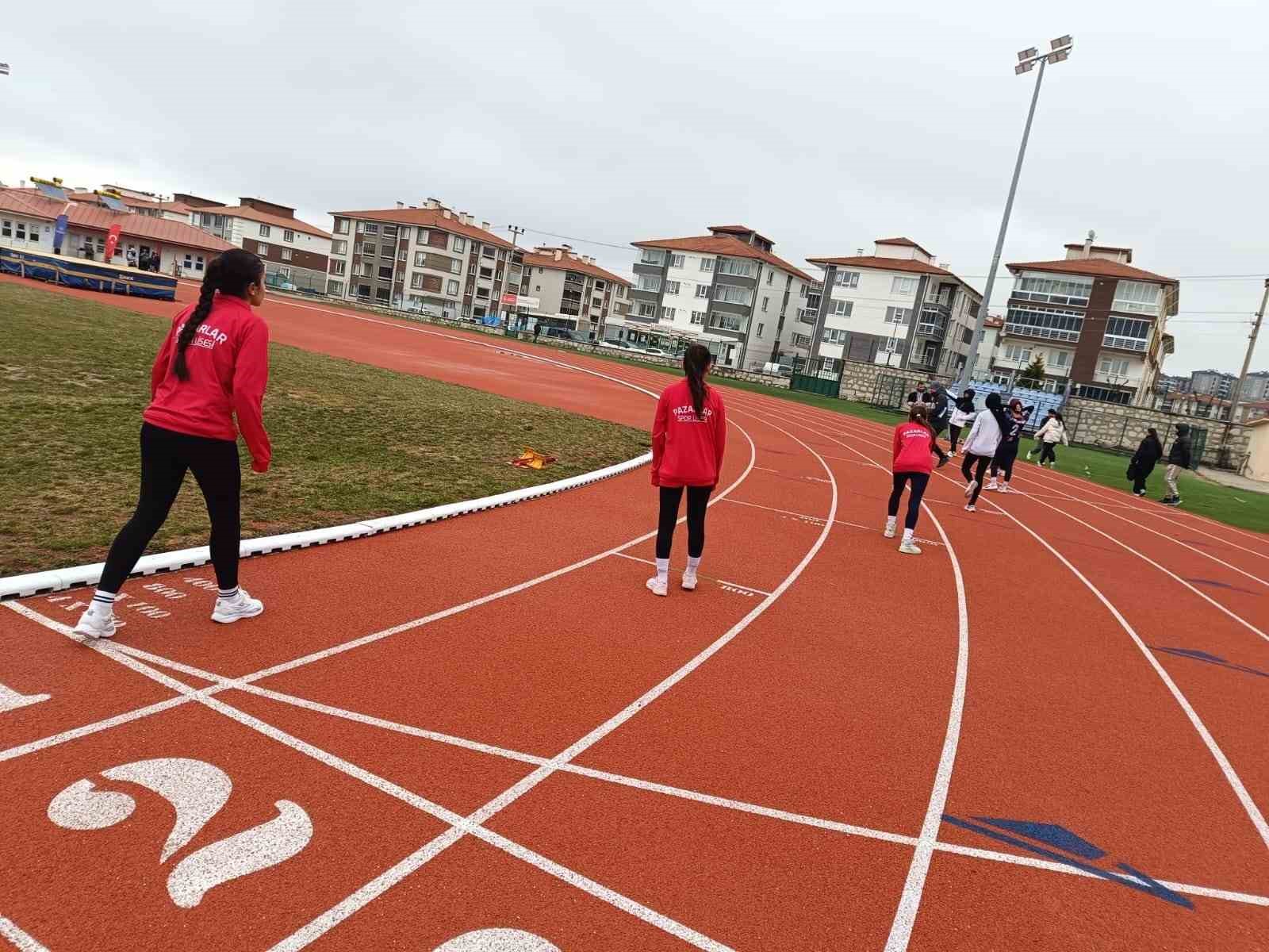Pazarlar Spor Lisesi’nden atletizmde 15 madalya
