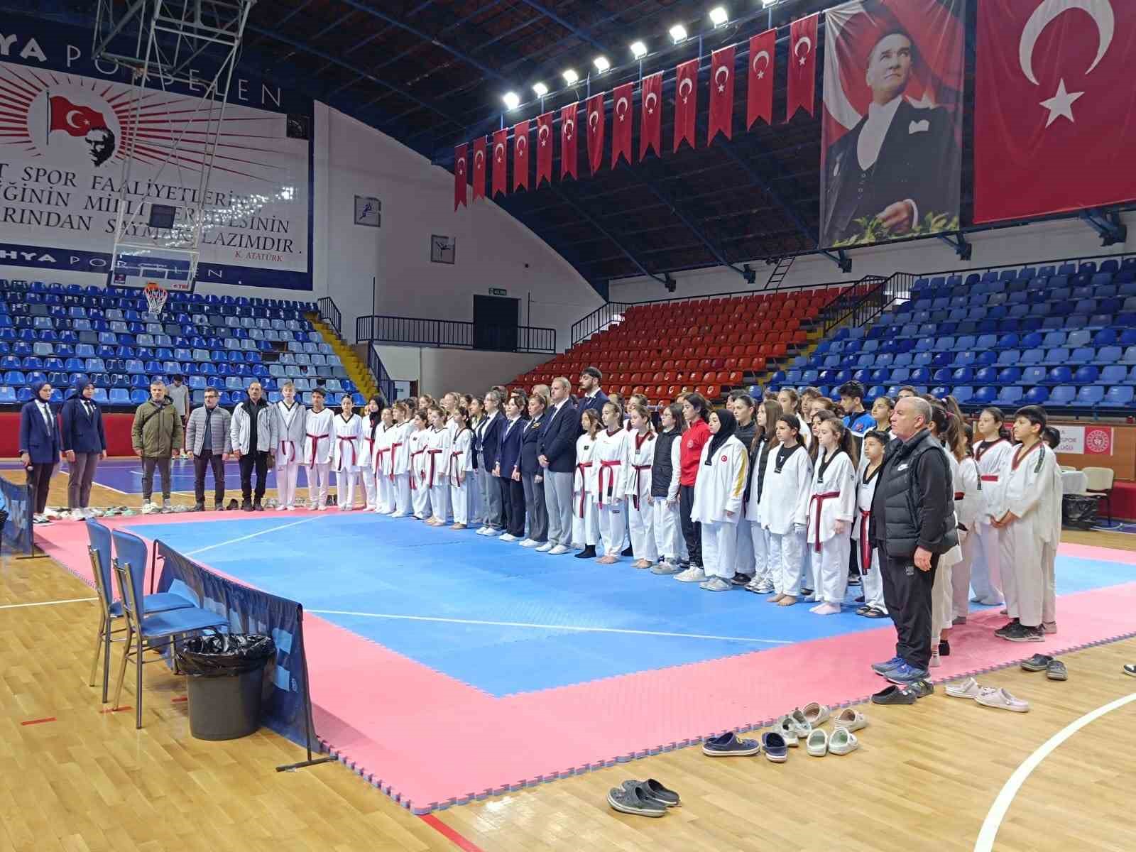 Pazarlar Spor Lisesi’nden, taekwondo il müsabakalarına damga
