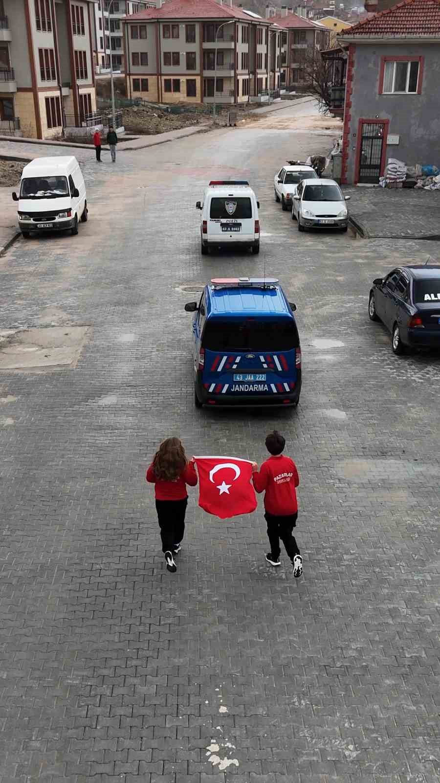 Pazarlar’da "Bayrağa saygı koşusu" düzenlendi
