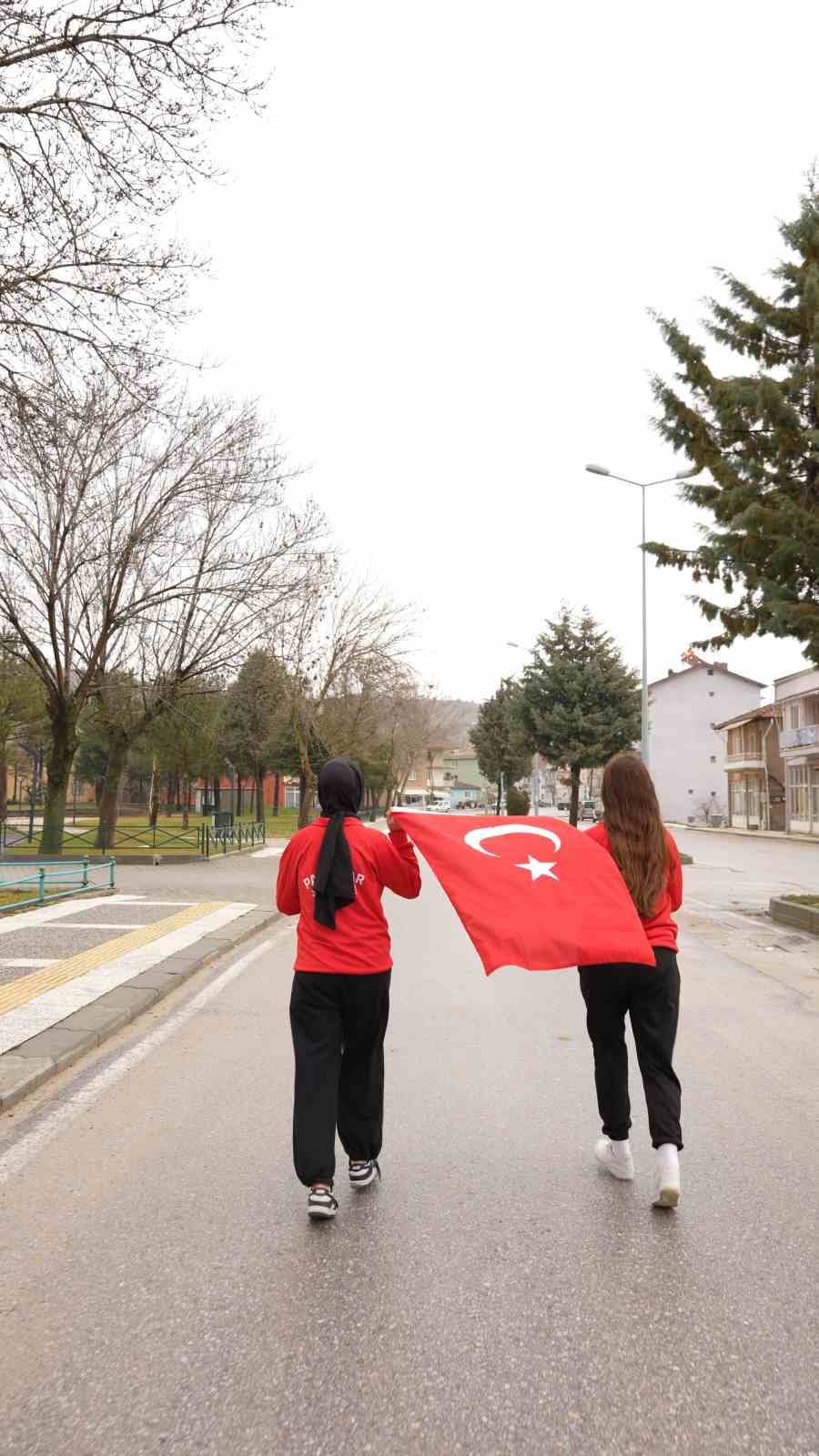 Pazarlar’da "Bayrağa saygı koşusu" düzenlendi
