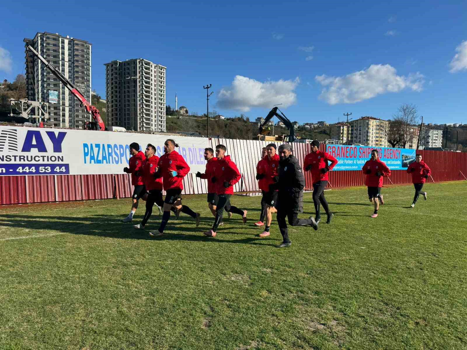 Pazarspor’da ikinci yarı mesaisi başladı
