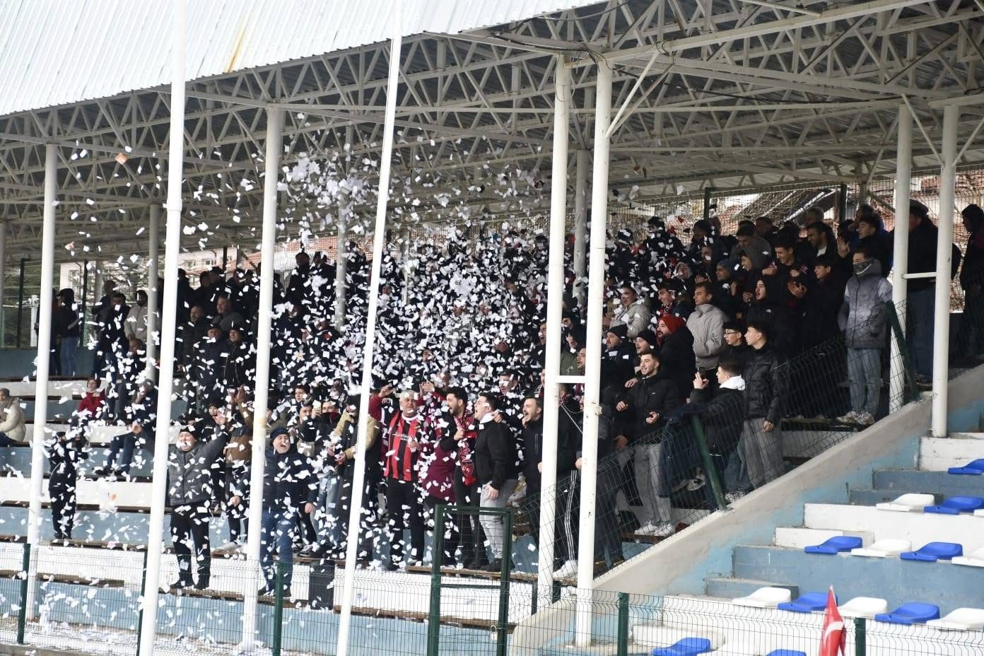 Pazaryeri derbisinin kazananı Karaköyspor oldu
