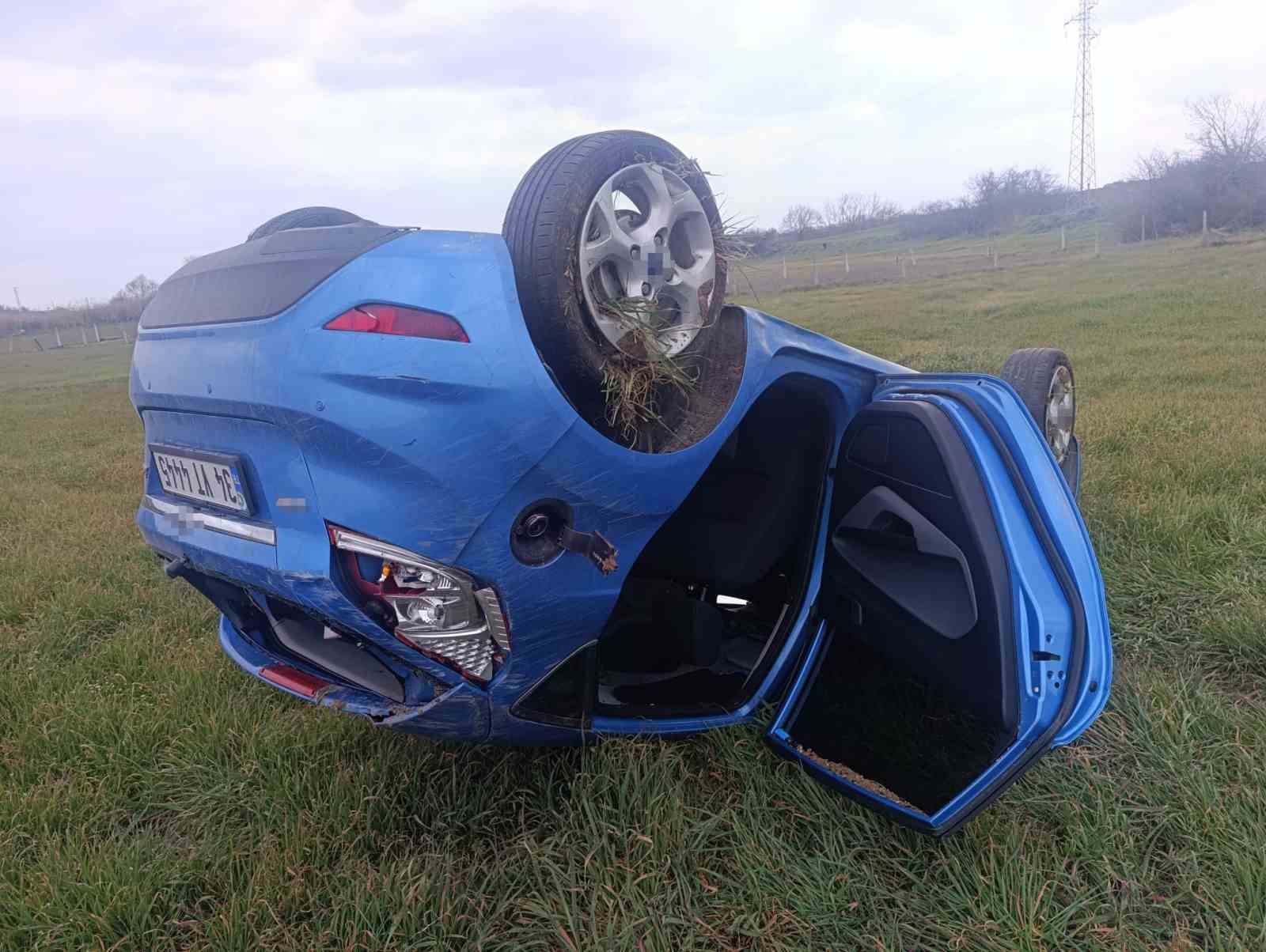 Pehlivanköy’de taralaya uçan otomobilin sürücüsü yaralandı
