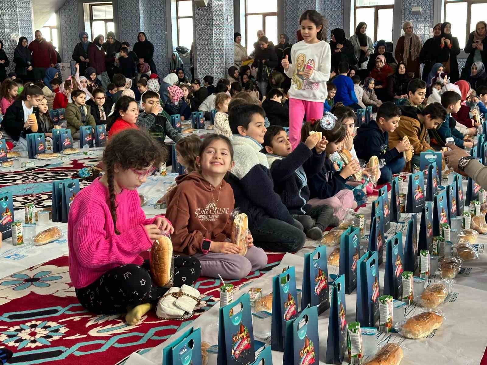 Pendik Belediyesi Ramazan hazırlıklarını tamamladı
Pendik Belediyesi Ramazan hazırlıklarını tamamladı