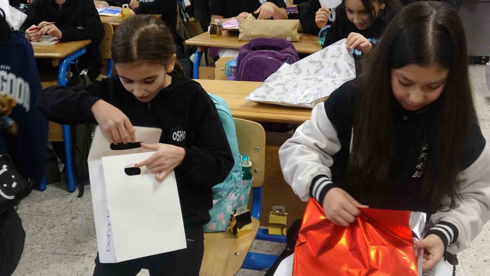 Pendik’te ara tatil sonrası ilk ders zili bayram coşkusuyla çaldı
