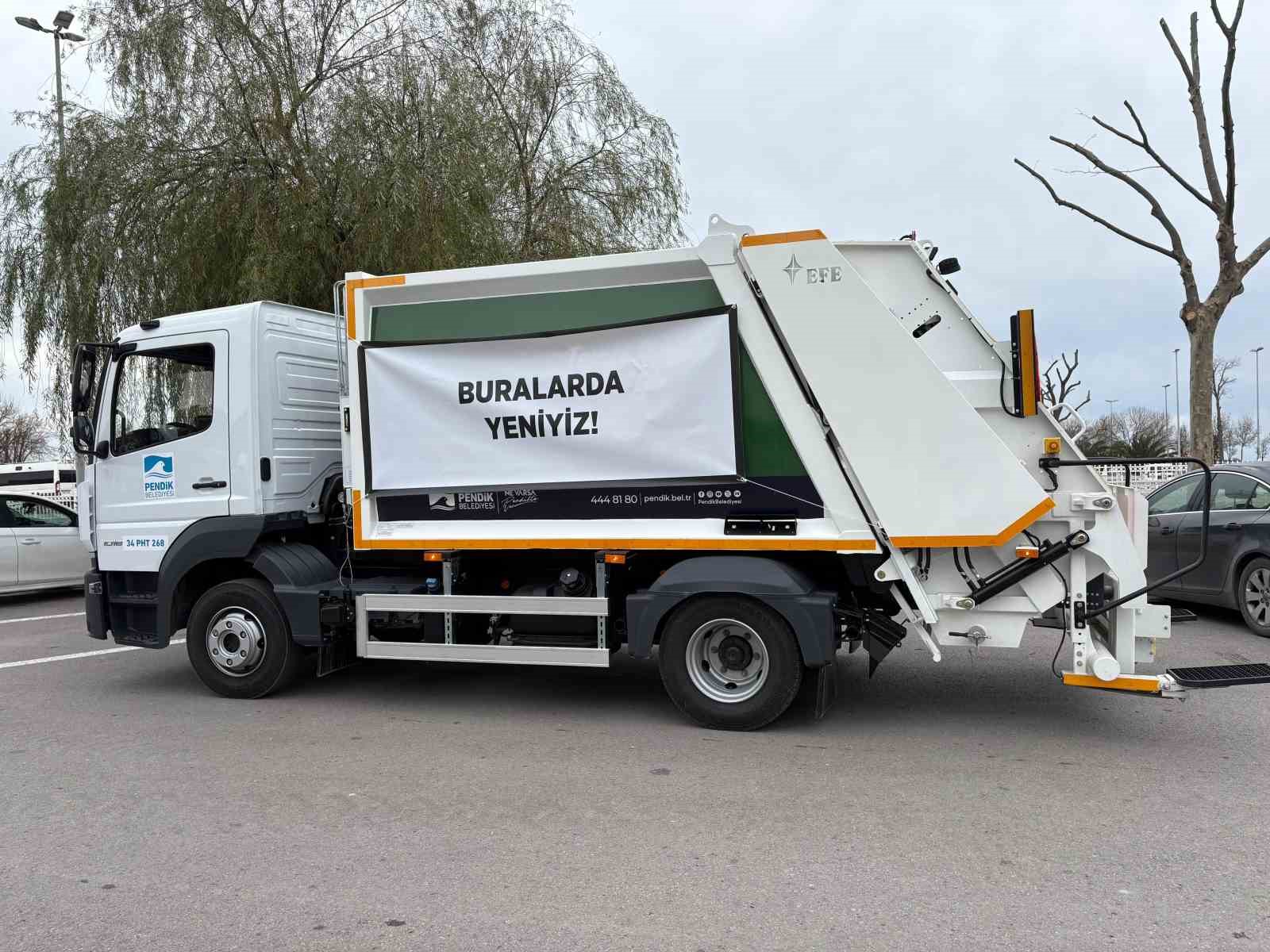 Pendik’te çöp kamyonlarını gören vatandaşlar gözlerine inanamadı
Pendik’te çöp kamyonlarını gören vatandaşlar gözlerine inanamadı