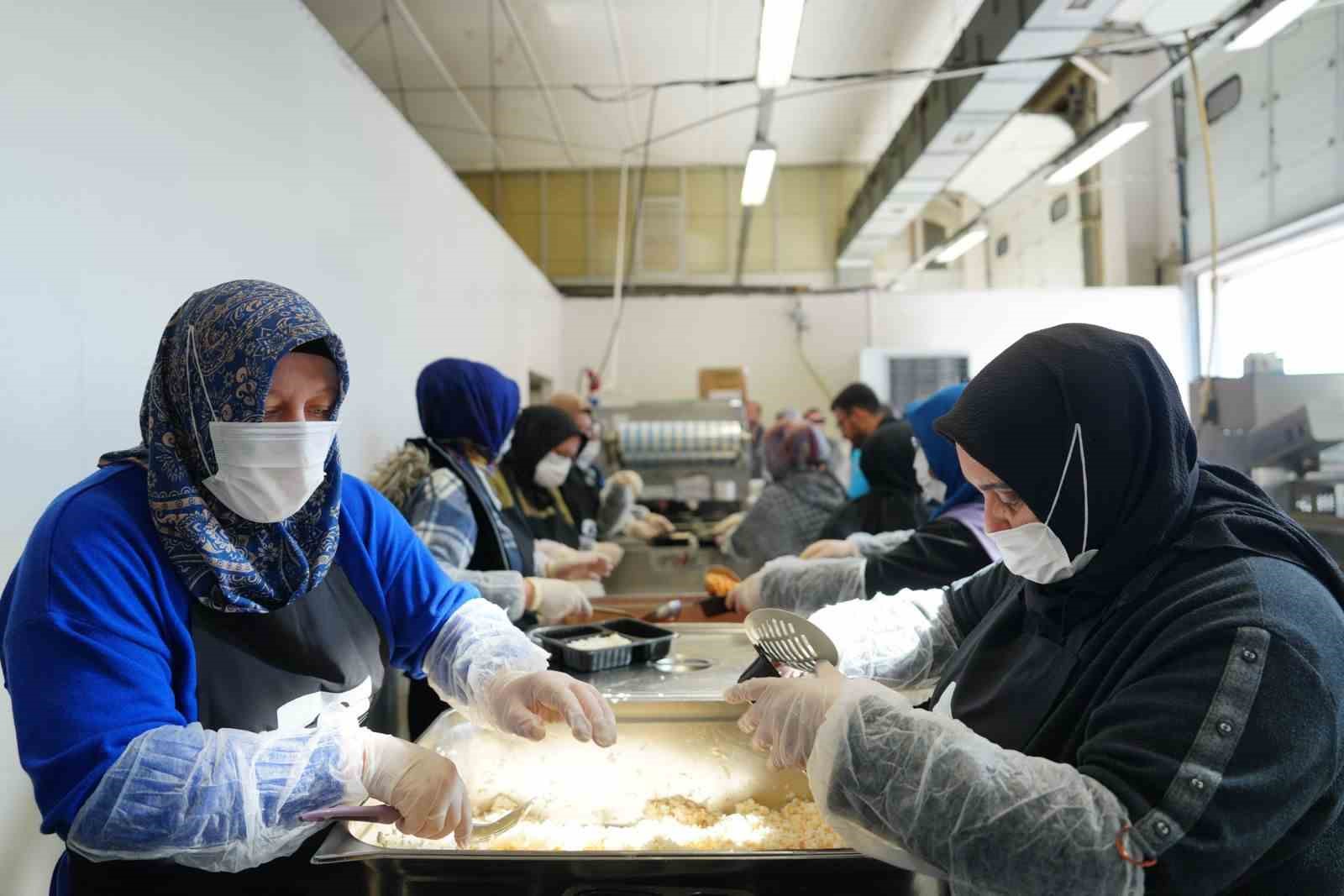 Pendik’te dayanışma ruhu Ramazan’da da yaşatılıyor
