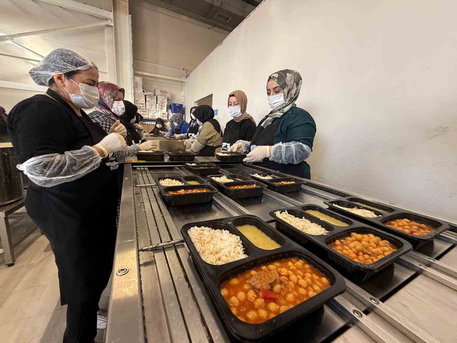 Pendik’te dayanışma ruhu Ramazan’da da yaşatılıyor
