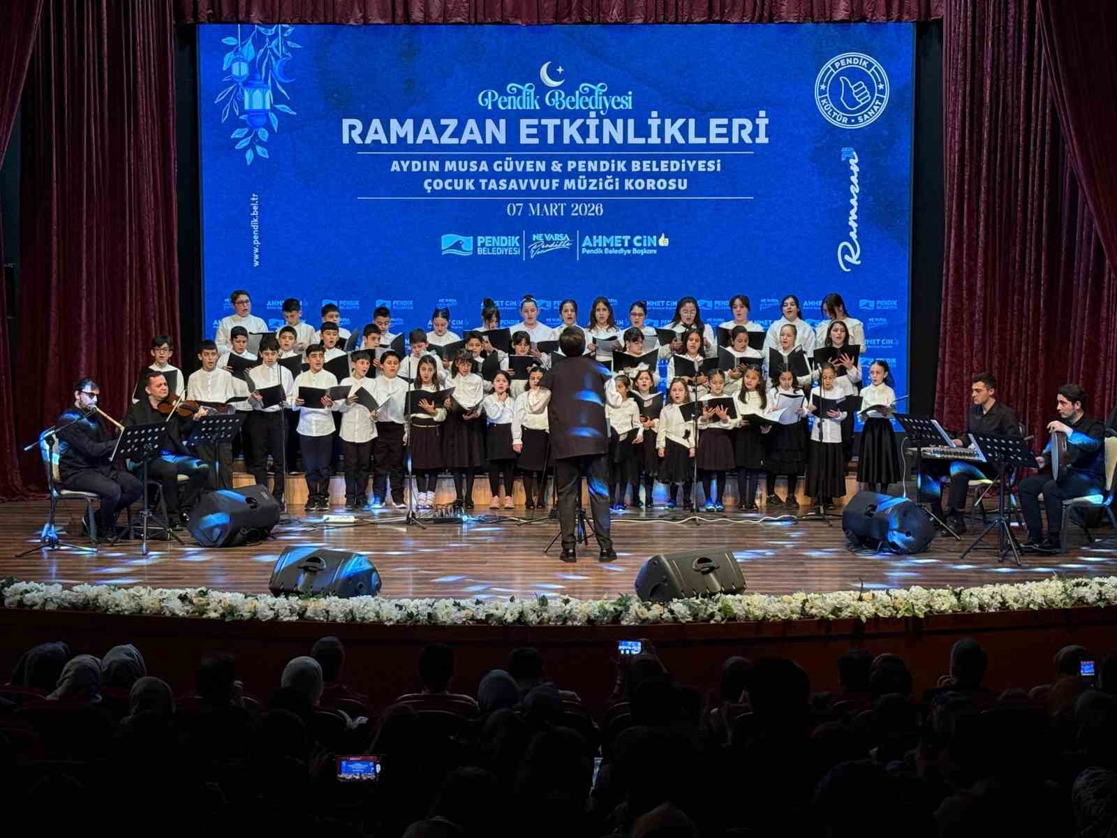 Pendik’te ilahiler ve ezgiler çocukların sesinden yükseldi
