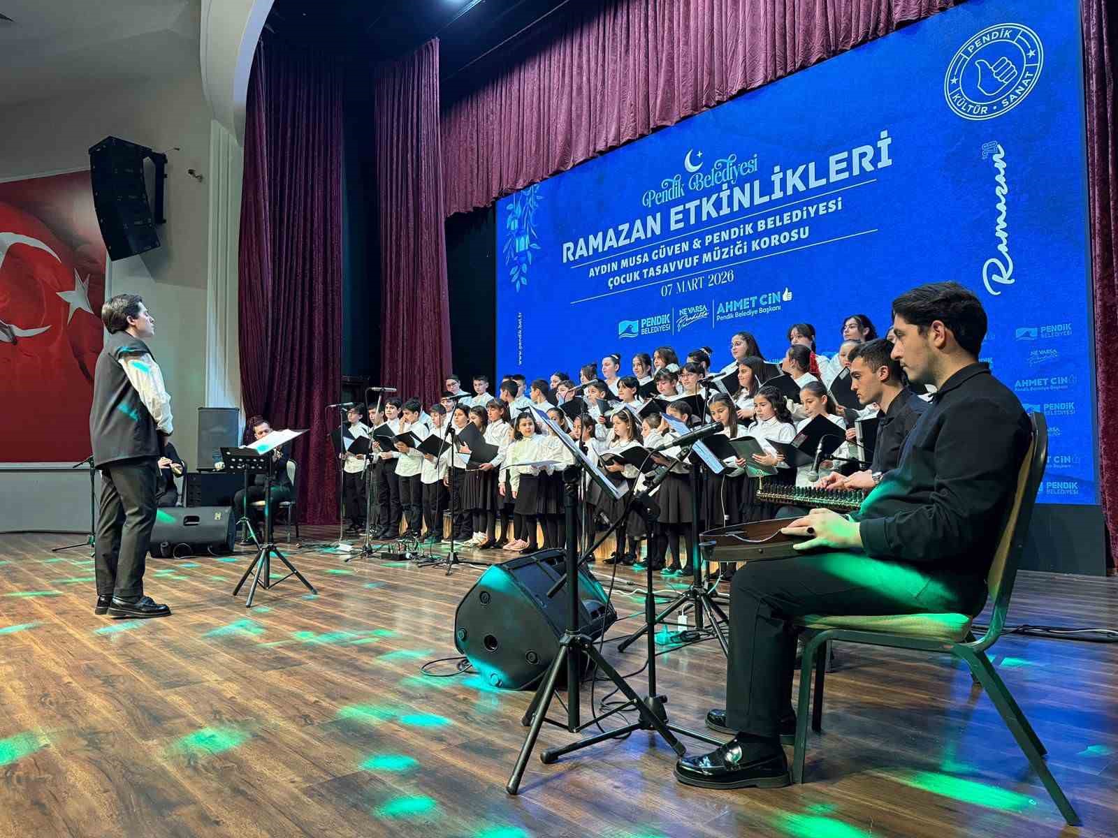 Pendik’te ilahiler ve ezgiler çocukların sesinden yükseldi
