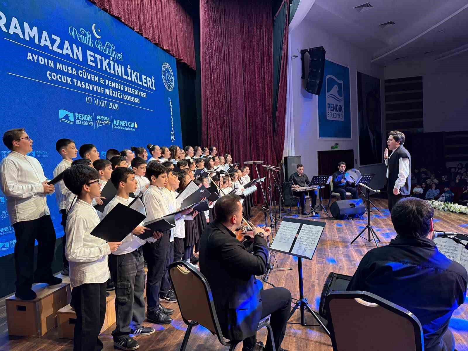 Pendik’te ilahiler ve ezgiler çocukların sesinden yükseldi
