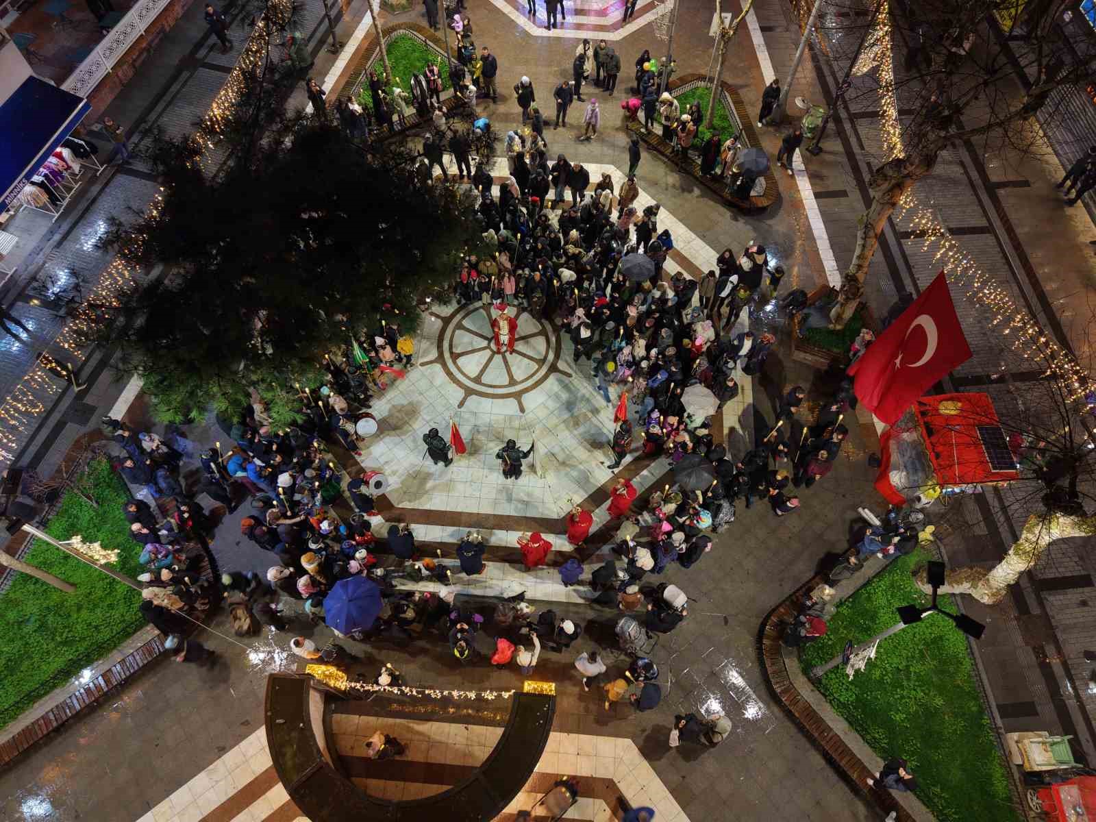 Pendik’te mehter marşlarıyla ramazan coşkusu yoğun ilgi gördü
