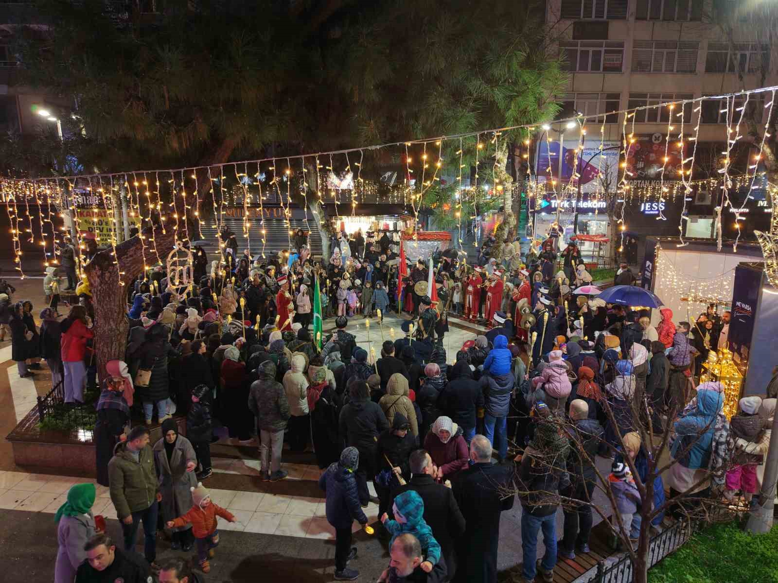 Pendik’te mehter marşlarıyla ramazan coşkusu yoğun ilgi gördü
