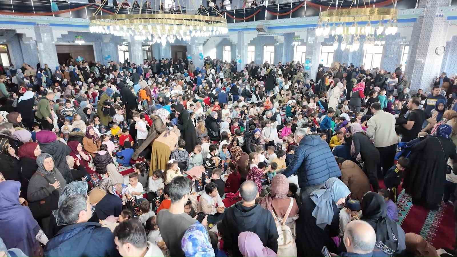 Pendik’te minikler tekne orucu sevincini yaşadı
