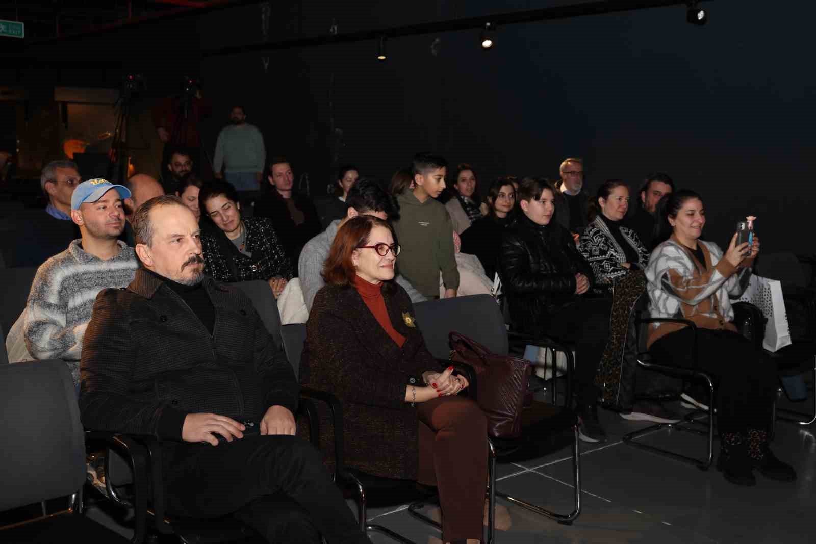 Perküsyon imalatçısı Emin Bolat Nilüfer’de sanatseverlerle buluştu
Perküsyon imalatçısı Emin Bolat Nilüfer’de sanatseverlerle buluştu