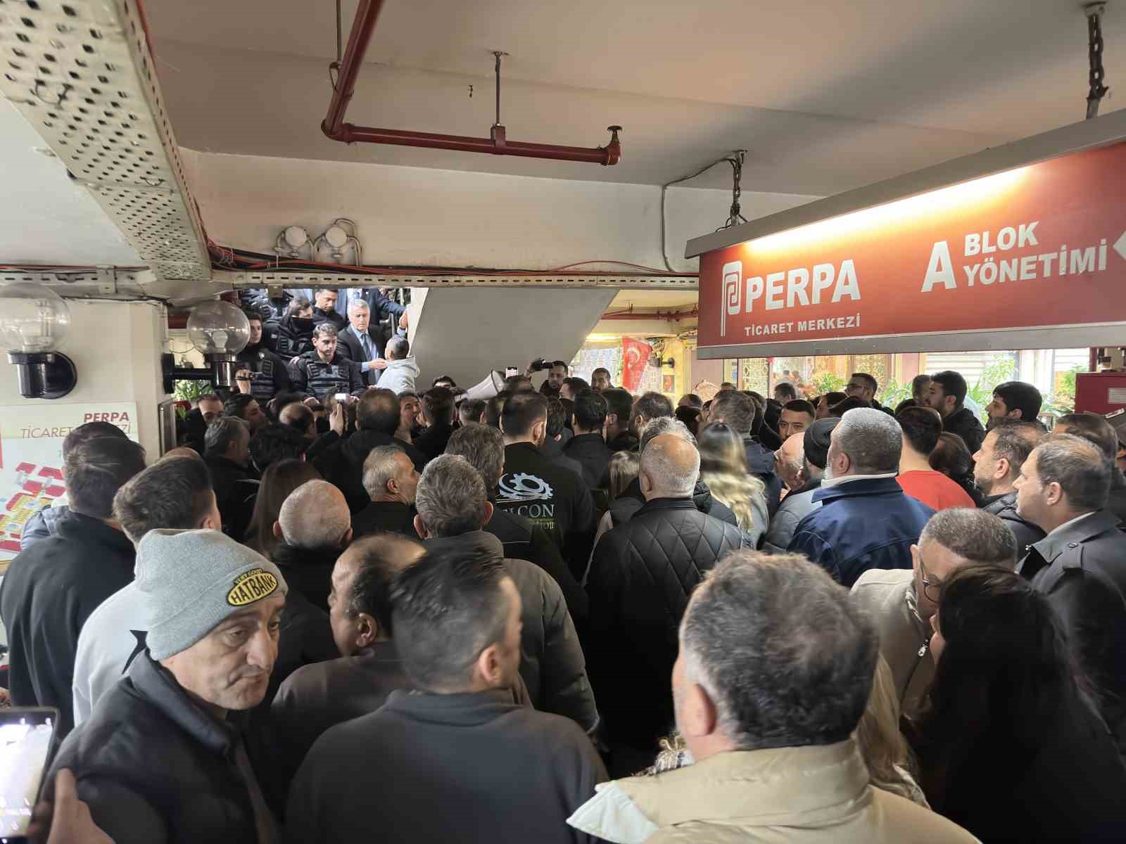 PERPA Ticaret Merkezi’nde seçim sonrası yönetim devri krizi
