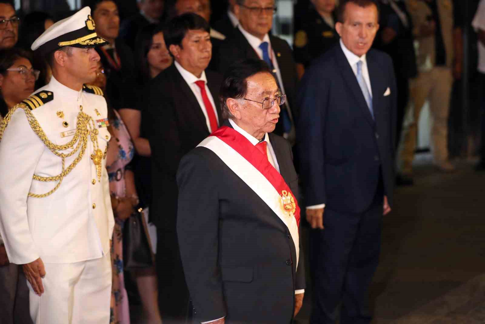 Peru’da 83 yaşındaki Balcazar geçici devlet başkanı oldu
