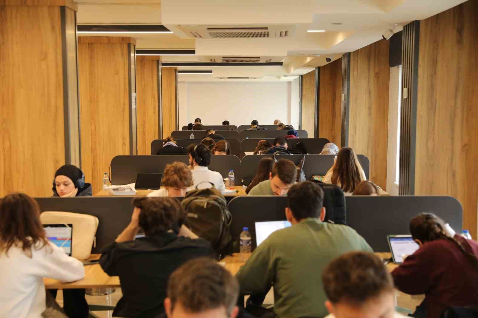 PETEK Genç yoğun ilgi görüyor
