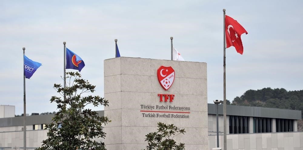 PFDK, bahis oynayan teknik direktör ve antrenörlerin cezalarını açıkladı
PFDK, bahis oynayan teknik direktör ve antrenörlerin cezalarını açıkladı