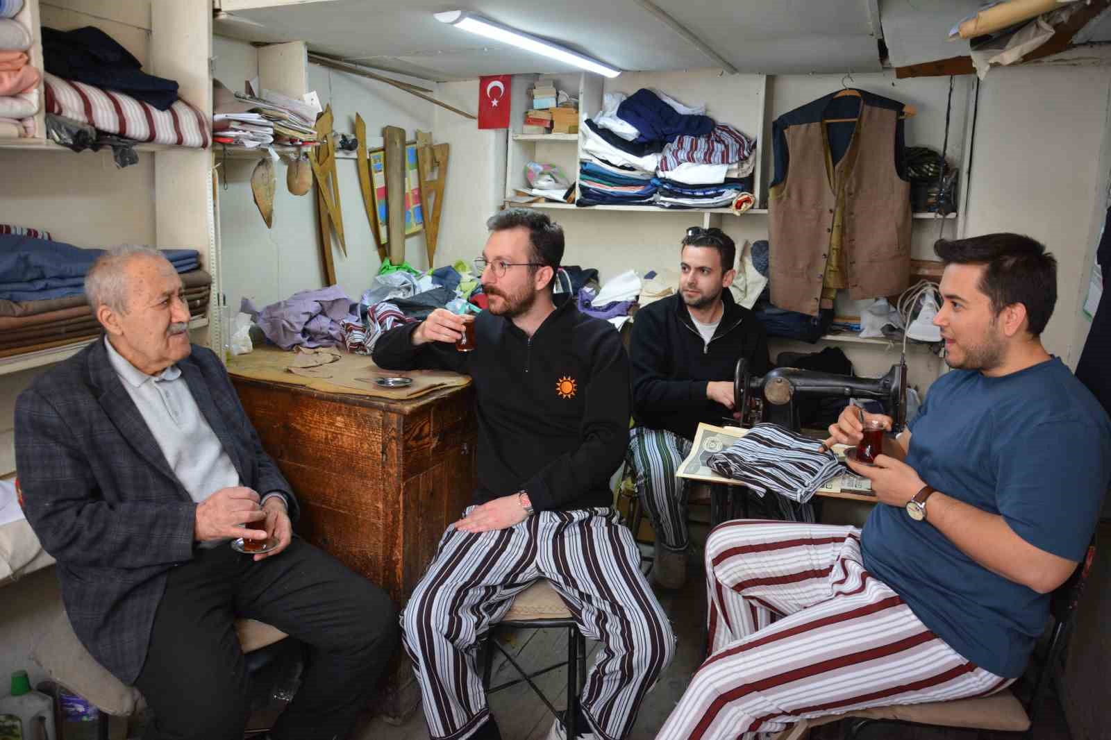 Pijamaları giyip geçmişe yolculuk yaptılar
