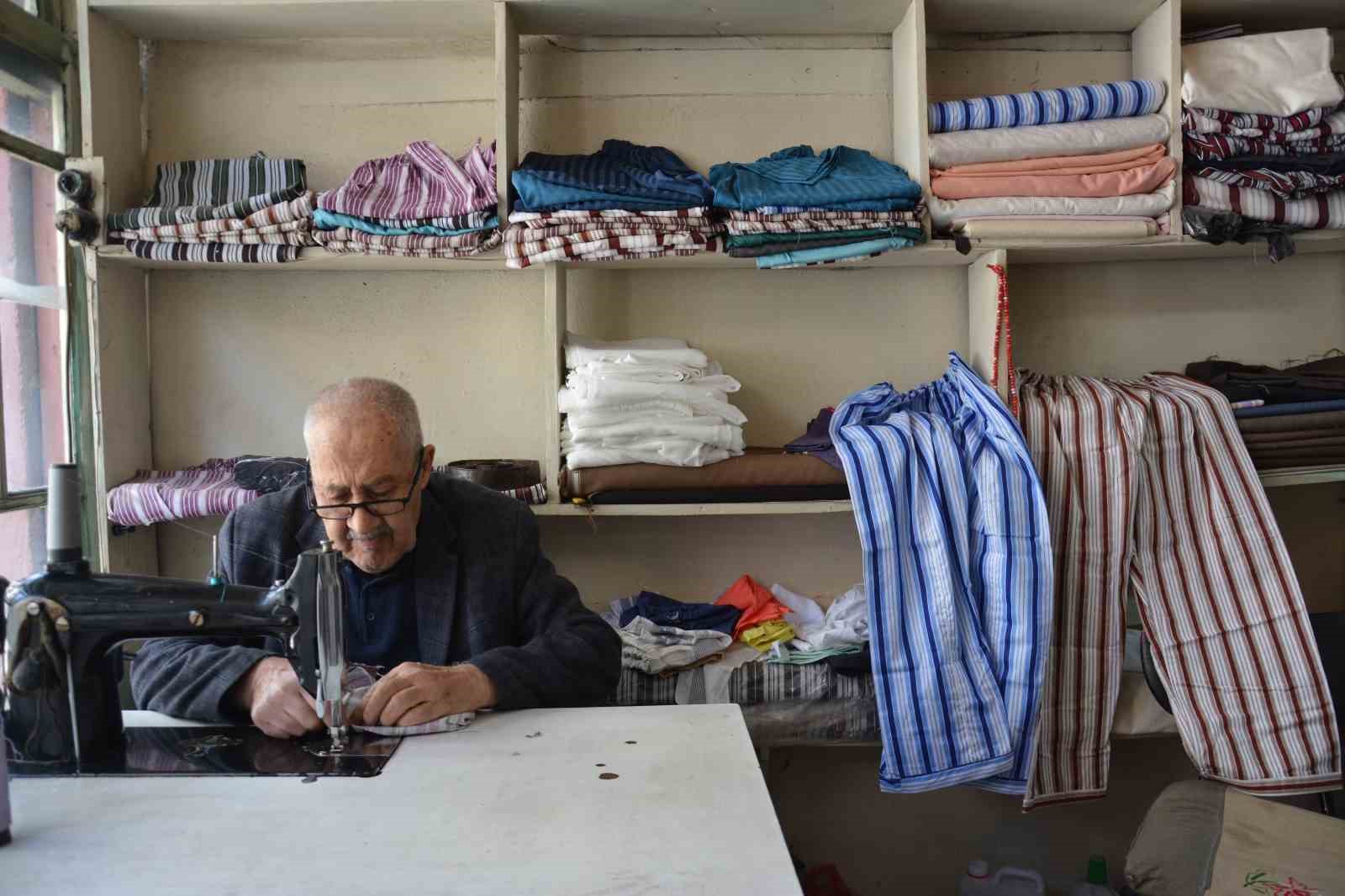 Pijamaları giyip geçmişe yolculuk yaptılar
