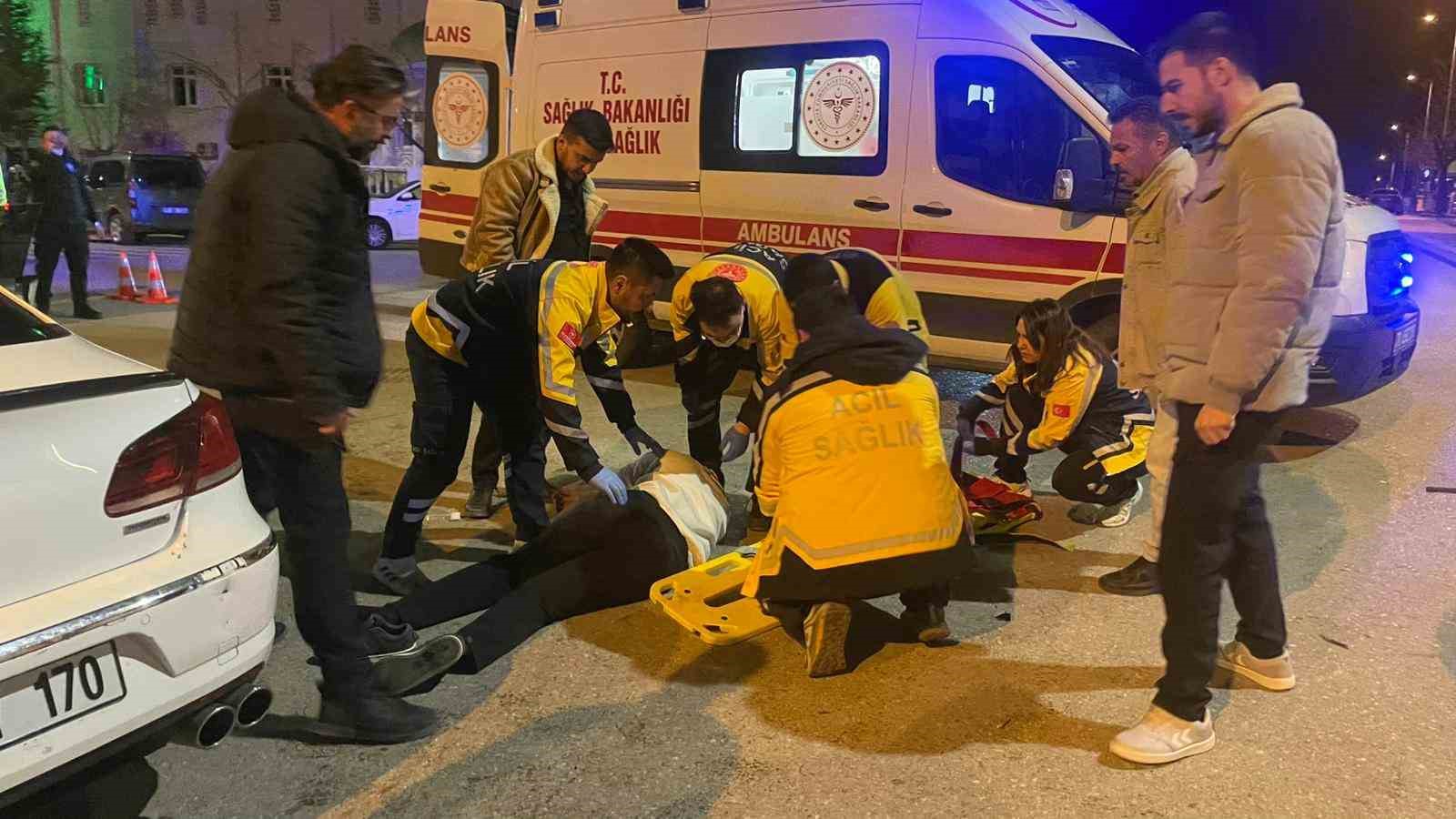 Pikap ile otomobilin çarpıştığı kazada ortalık savaş alanına döndü: 6 yaralı
