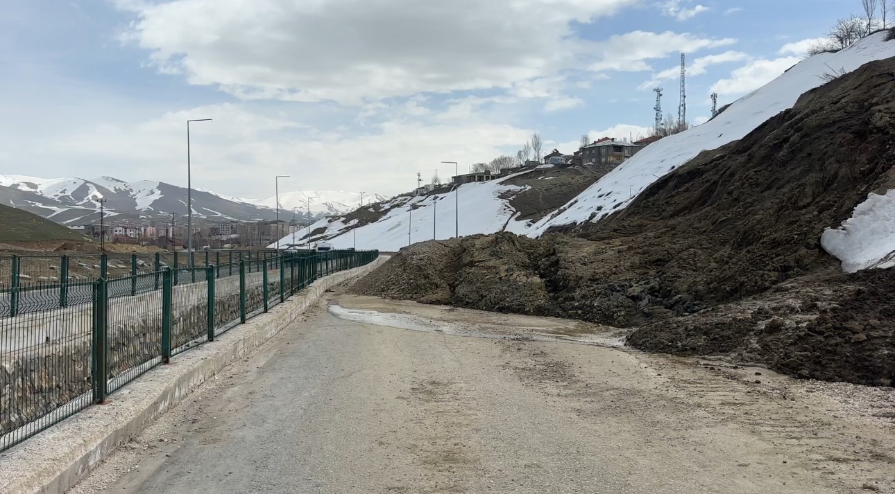 Pizok yolu 13 gündür kapalı
