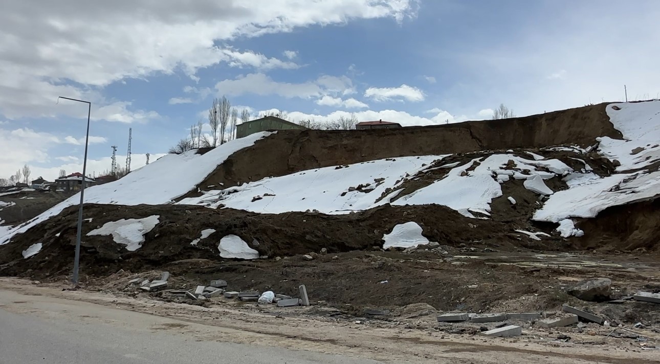 Pizok yolu 13 gündür kapalı

