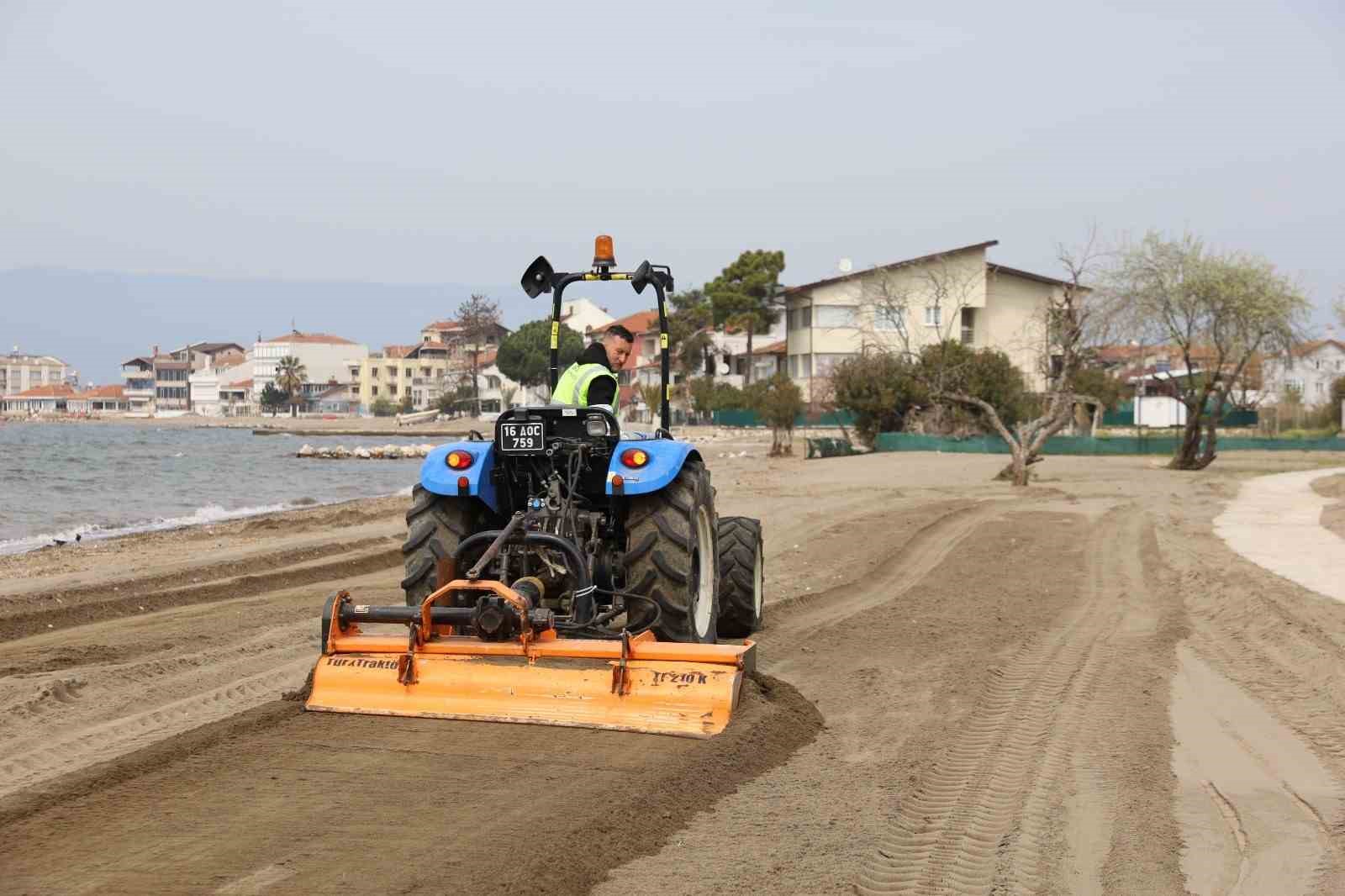 Plajlar yaza hazır hale getiriliyor
