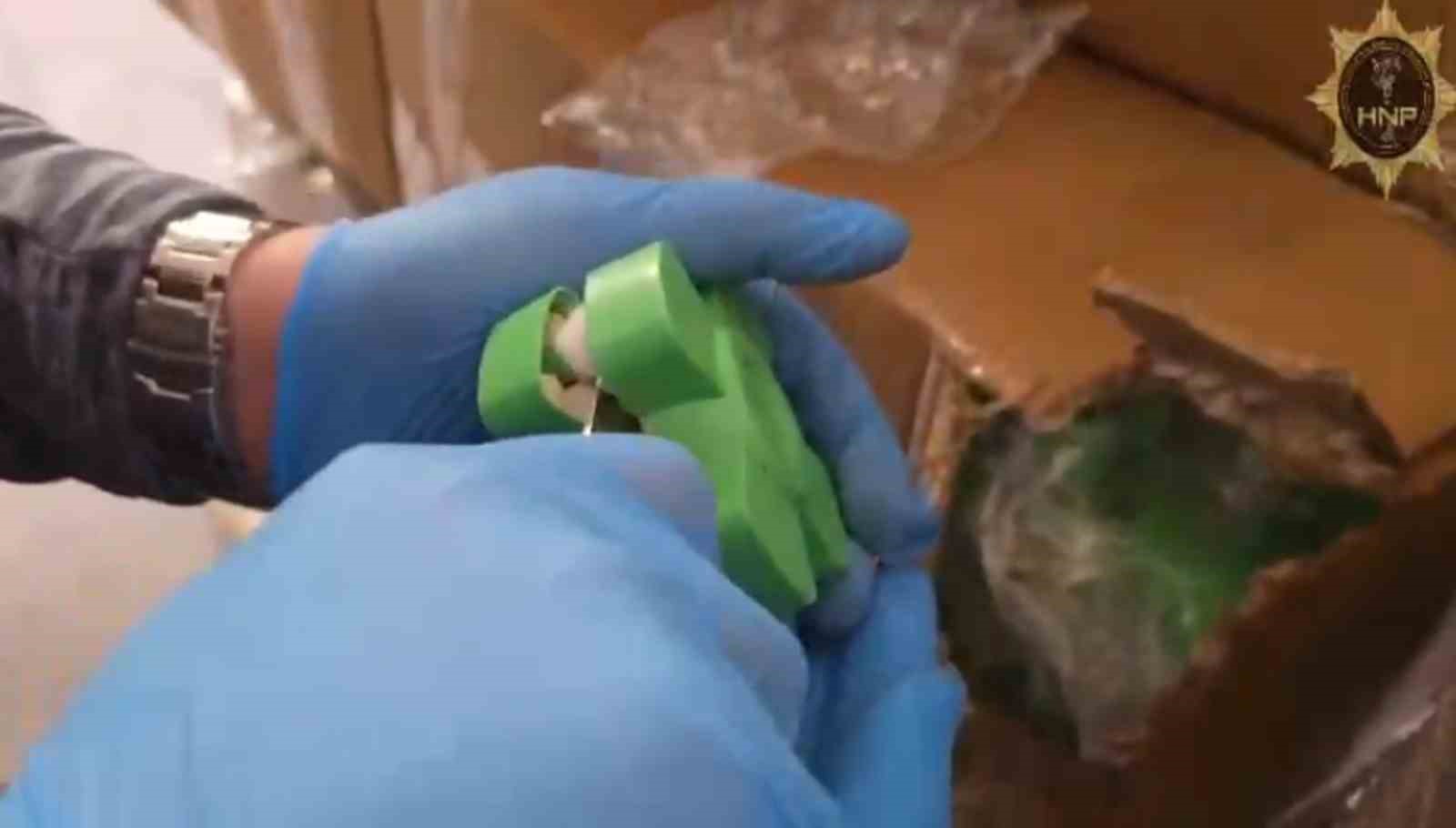 Plastik pervaneler içerisinde 107 kilogram ağılığında 642 bin uyuşturucu hap ele geçirildi
