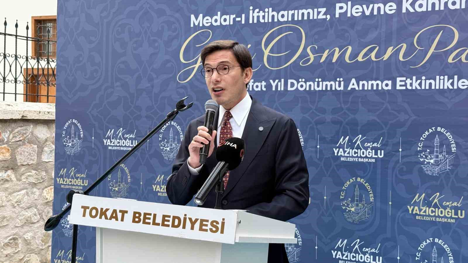 Plevne kahramanı Gazi Osman Paşa vefatının 126’ncı yılında unutulmadı
Plevne kahramanı Gazi Osman Paşa vefatının 126’ncı yılında unutulmadı