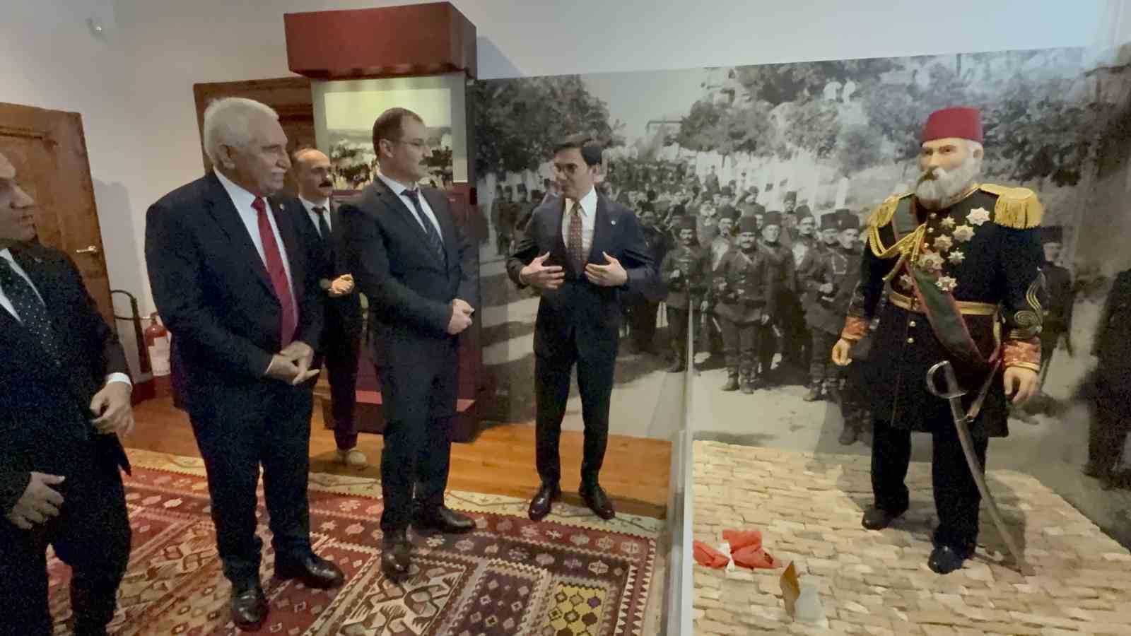 Plevne kahramanı Gazi Osman Paşa vefatının 126’ncı yılında unutulmadı
Plevne kahramanı Gazi Osman Paşa vefatının 126’ncı yılında unutulmadı