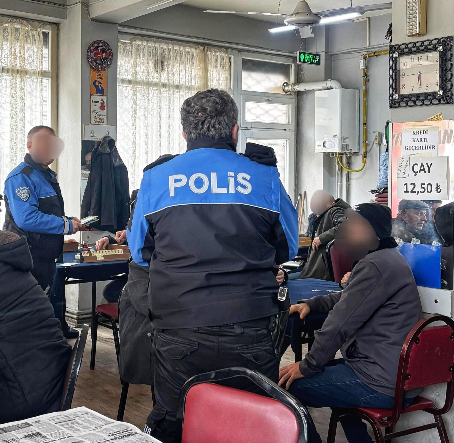 Polis, binlerce kişiyi hırsızlık ve dolandırıcılık olaylarına karşı bilgilendirdi
