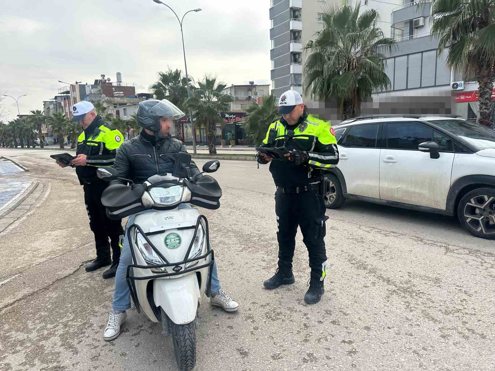 Polis bir günde 228 motosiklet sürücüsüne 1,2 milyon lirayı aşan ceza kesti
