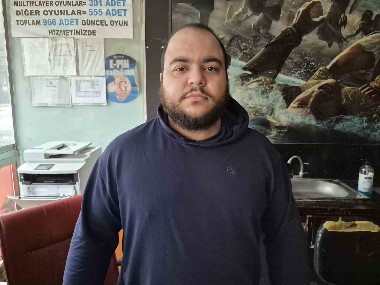 Polis denetimini ’internet kafe baskını’ diyerek çarpıttılar, olan esnafa oldu
Polis denetimini ’internet kafe baskını’ diyerek çarpıttılar, olan esnafa oldu