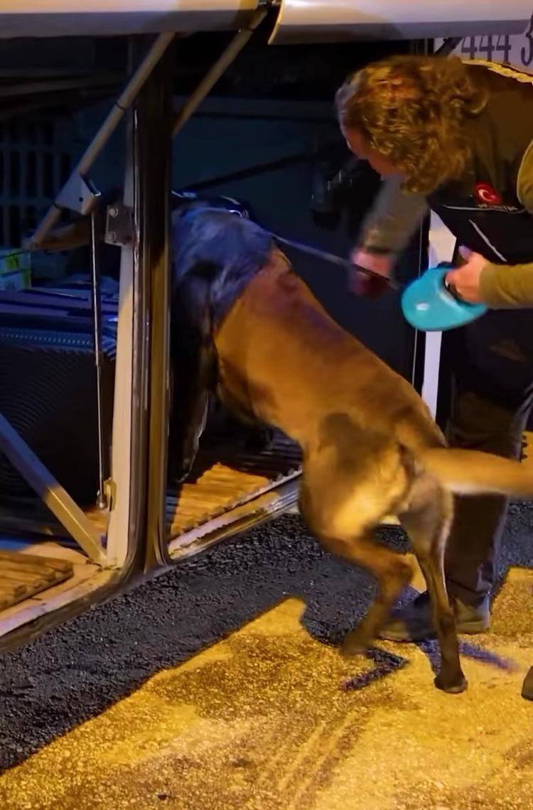 Polis denetimlerinde 40 aranan şahıs yakalandı
