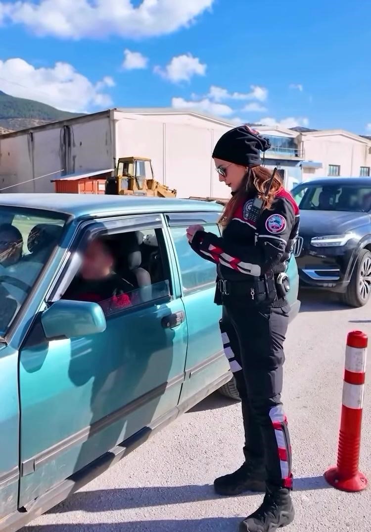 Polis denetimlerinde 40 aranan şahıs yakalandı
