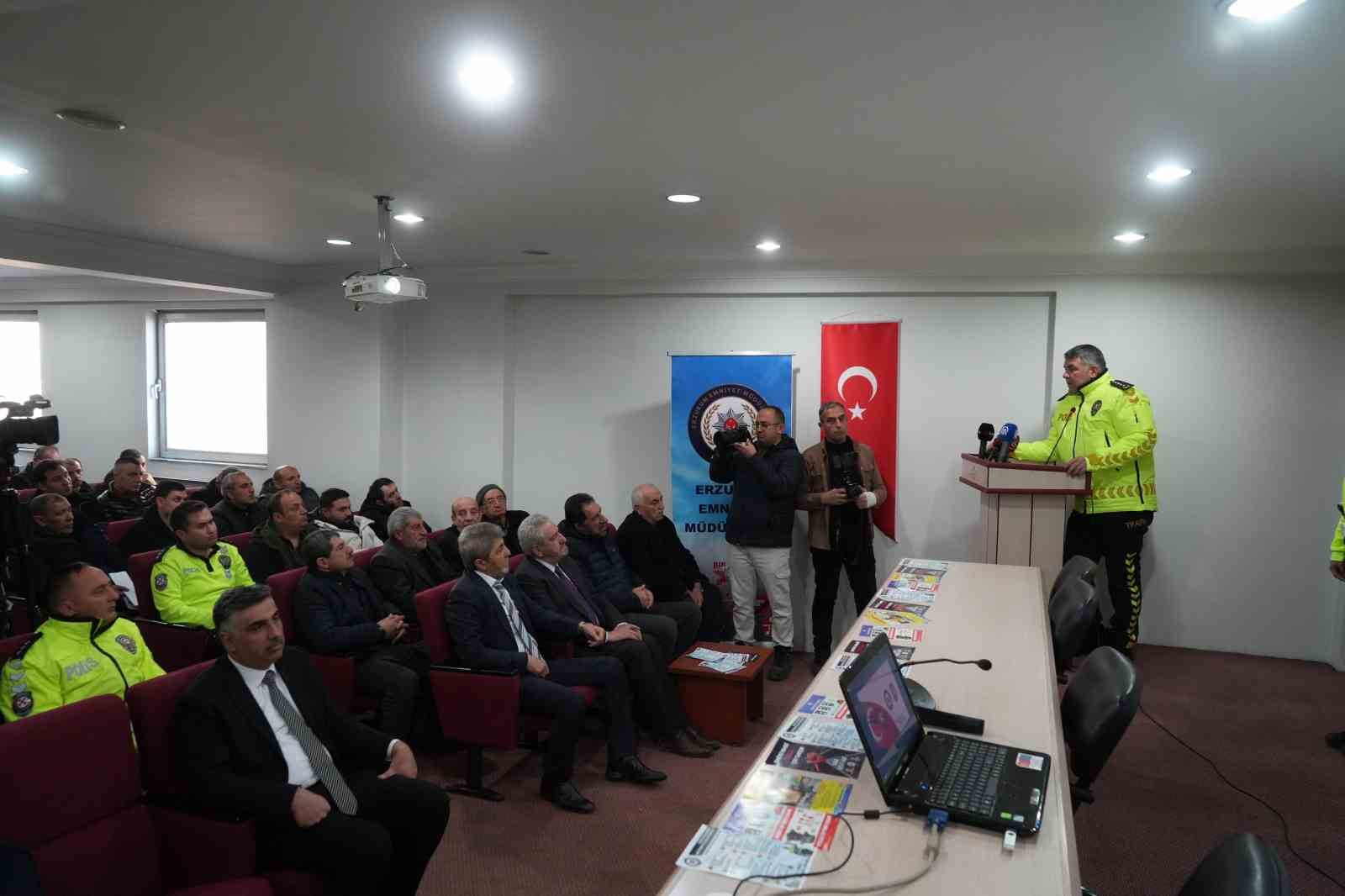 Polis, Erzurum’da kural ihlali yapan meslektaşını affetmedi
