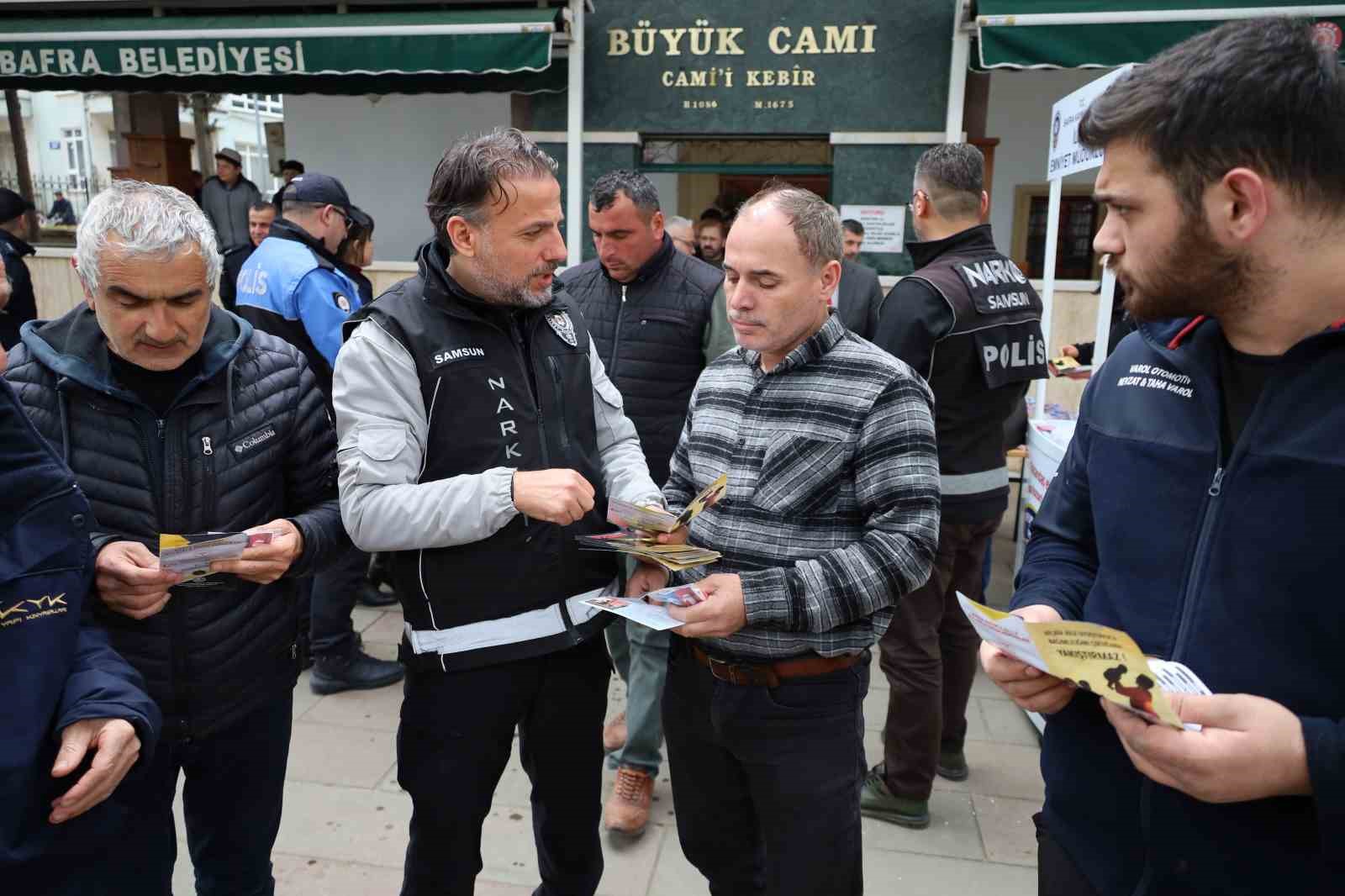 Polis Haftası: Bafra’da şehit polislere dua, vatandaşa bilgilendirme
