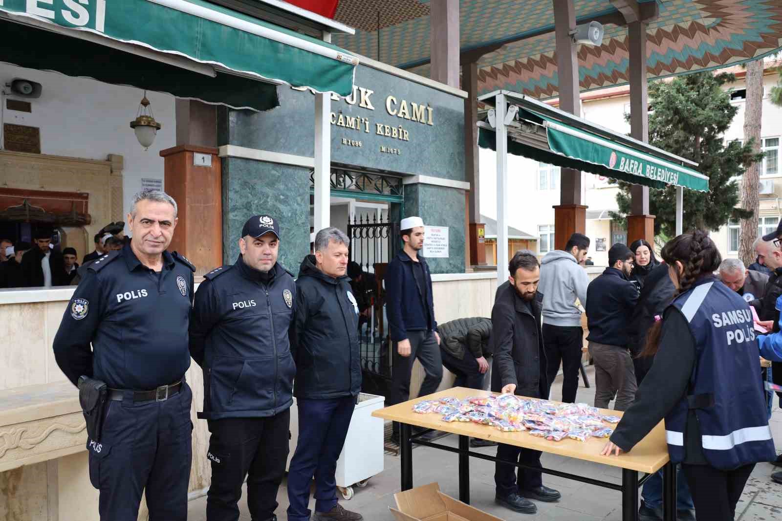 Polis Haftası: Bafra’da şehit polislere dua, vatandaşa bilgilendirme
