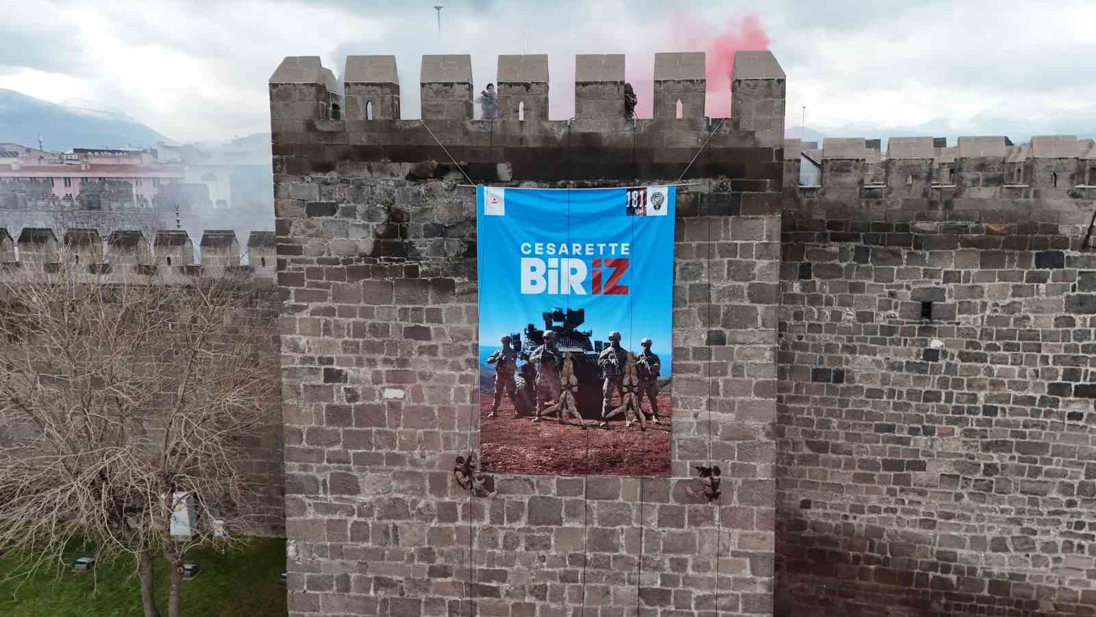 Polis haftasında Özel Harekat’tan nefes kesen gösteri
