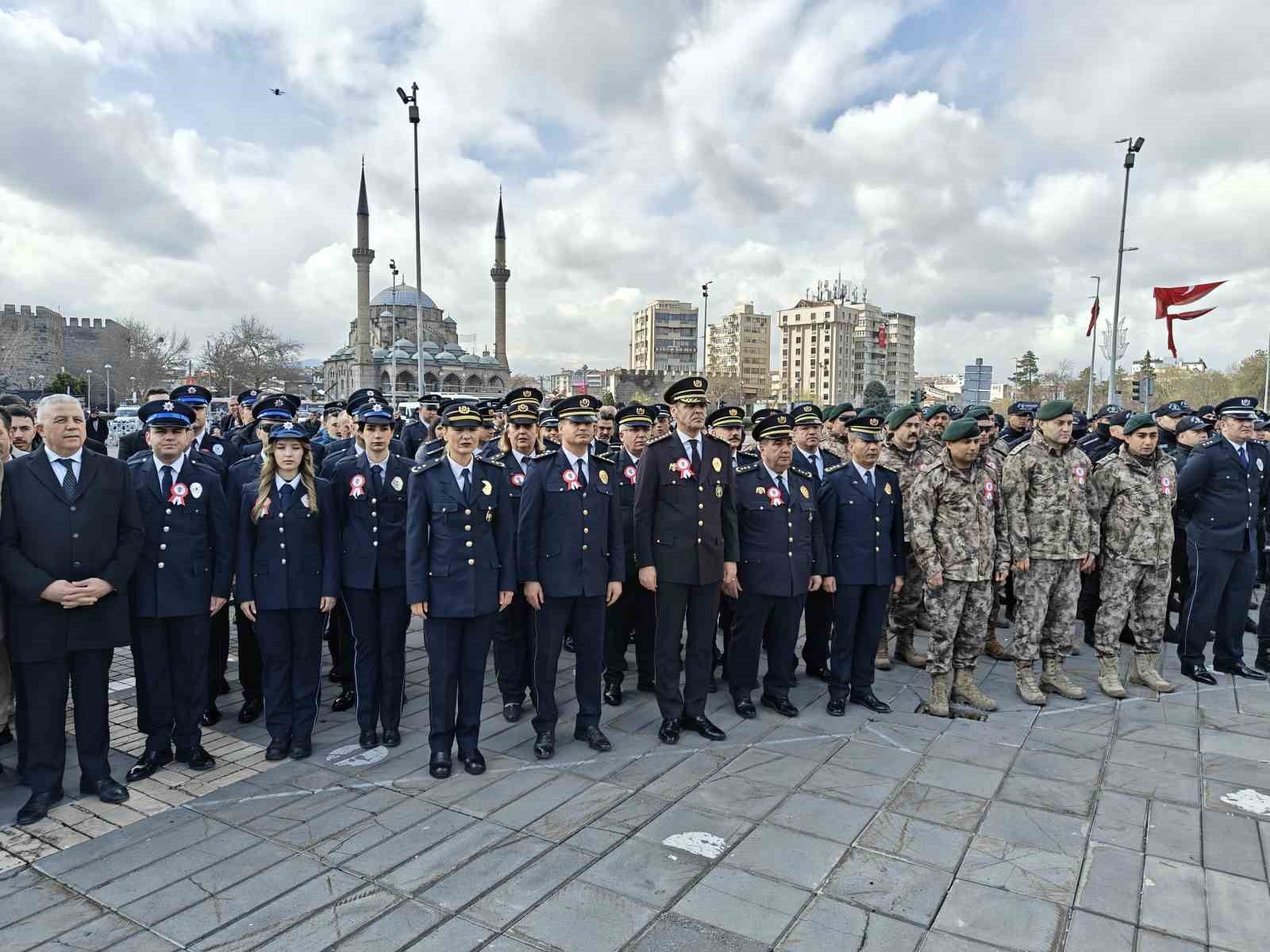 Polis haftasında Özel Harekat’tan nefes kesen gösteri
