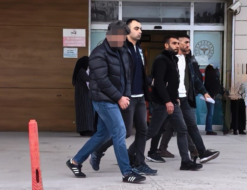 Polis kılığına girip 3 milyonluk vurgun yaptılar
