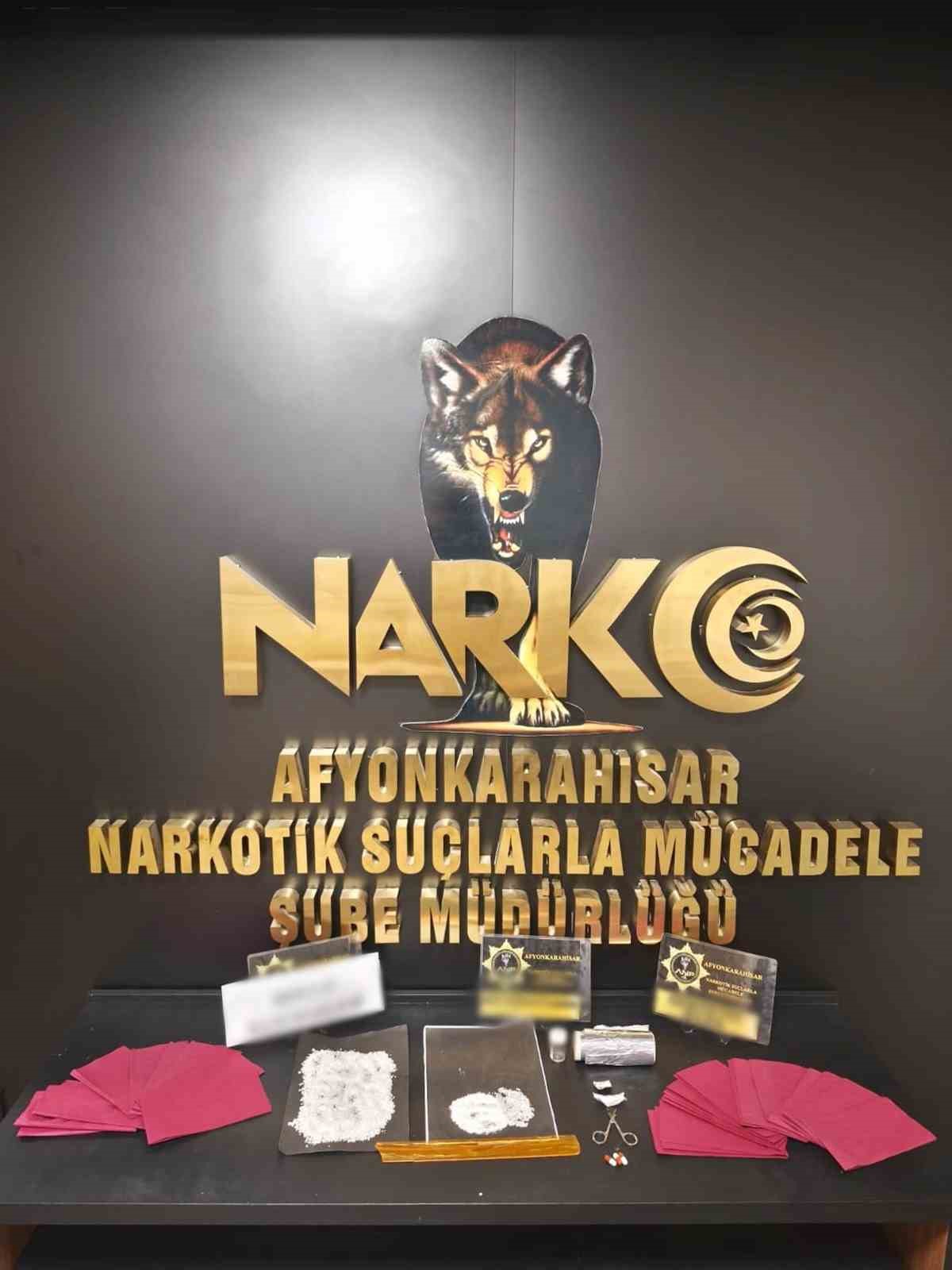 Polis milyonlarca içimlik uyuşturucu üretilebilen hammadde ele geçirdi
